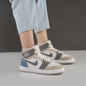 کفش و کتانی رنگ سفید طوسی مدل نایک NIKE Jordan 1 ساقدار کد 71612
