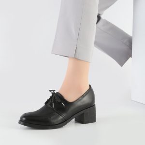 کفش طبی زنانه و دخترانه مدل بندی رنگ مشکی کد M710