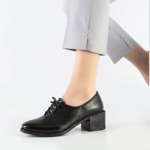 کفش طبی زنانه و دخترانه مدل بندی رنگ مشکی کد M711