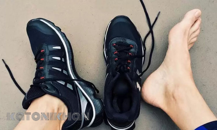 چرا انتخاب کتونی مناسب برای پاهای پهن اهمیت دارد