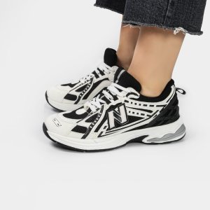 کفش و کتانی زنانه مدل نیوبالانس NEWBALANCE رنگ سفید مشکی کد M1715